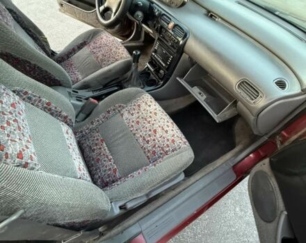 Красный Мазда 626, объемом двигателя 1.8 л и пробегом 270 тыс. км за 1350 $, фото 3 на Automoto.ua