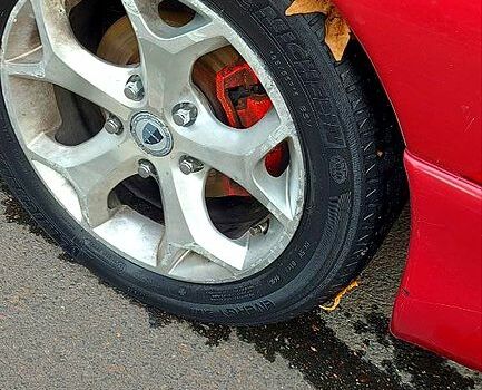 Красный Мазда 626, объемом двигателя 2 л и пробегом 320 тыс. км за 1500 $, фото 2 на Automoto.ua