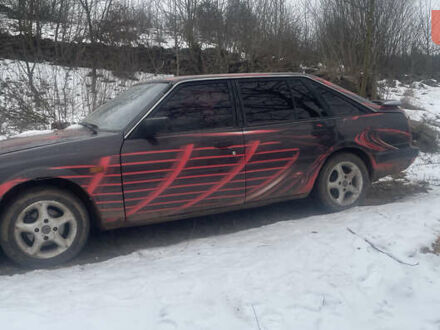 Красный Мазда 626, объемом двигателя 2 л и пробегом 455 тыс. км за 850 $, фото 1 на Automoto.ua