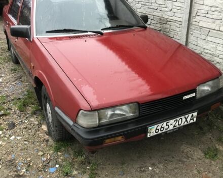 Красный Мазда 626, объемом двигателя 2 л и пробегом 999 тыс. км за 700 $, фото 1 на Automoto.ua