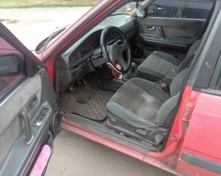 Красный Мазда 626, объемом двигателя 2 л и пробегом 500 тыс. км за 517 $, фото 1 на Automoto.ua