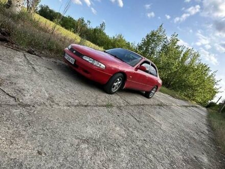 Красный Мазда 626, объемом двигателя 2 л и пробегом 220 тыс. км за 2000 $, фото 1 на Automoto.ua