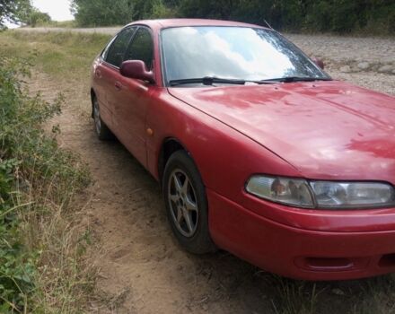 Красный Мазда 626, объемом двигателя 1.8 л и пробегом 500 тыс. км за 1900 $, фото 1 на Automoto.ua