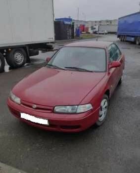 Красный Мазда 626, объемом двигателя 0 л и пробегом 350 тыс. км за 1500 $, фото 1 на Automoto.ua