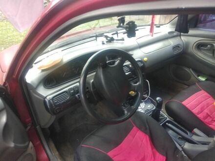 Червоний Мазда 626, об'ємом двигуна 2 л та пробігом 50 тис. км за 2200 $, фото 1 на Automoto.ua