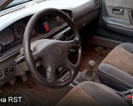 Мазда 626, объемом двигателя 2 л и пробегом 0 тыс. км за 1300 $, фото 2 на Automoto.ua