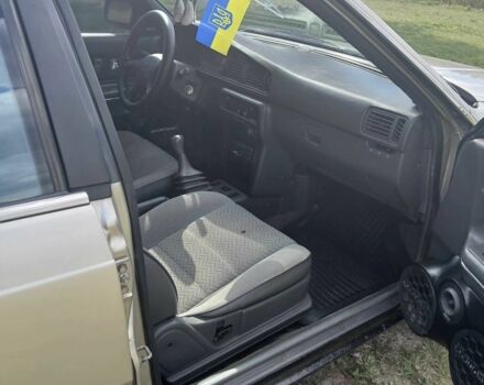 Серый Мазда 626, объемом двигателя 2 л и пробегом 320 тыс. км за 2022 $, фото 12 на Automoto.ua