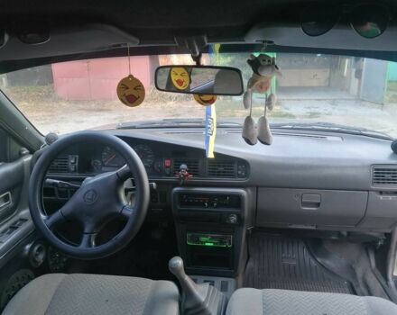 Серый Мазда 626, объемом двигателя 2 л и пробегом 320 тыс. км за 2022 $, фото 9 на Automoto.ua