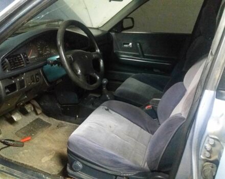 Серый Мазда 626, объемом двигателя 1.8 л и пробегом 400 тыс. км за 1050 $, фото 4 на Automoto.ua