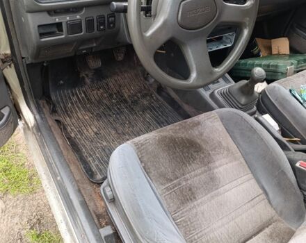 Серый Мазда 626, объемом двигателя 2 л и пробегом 280 тыс. км за 1300 $, фото 4 на Automoto.ua