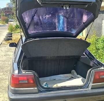 Серый Мазда 626, объемом двигателя 2 л и пробегом 300 тыс. км за 1900 $, фото 2 на Automoto.ua