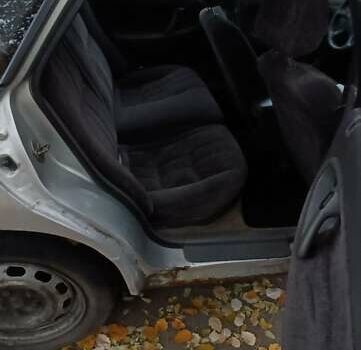 Серый Мазда 626, объемом двигателя 1.99 л и пробегом 448 тыс. км за 550 $, фото 7 на Automoto.ua