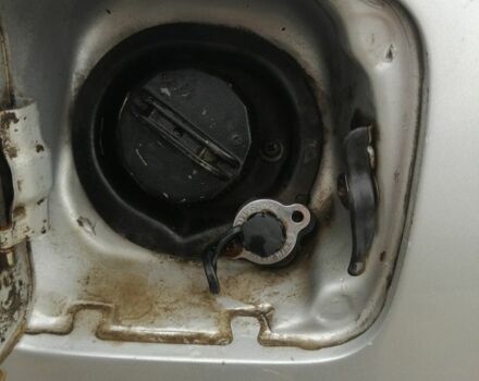 Серый Мазда 626, объемом двигателя 1.8 л и пробегом 1 тыс. км за 1800 $, фото 5 на Automoto.ua