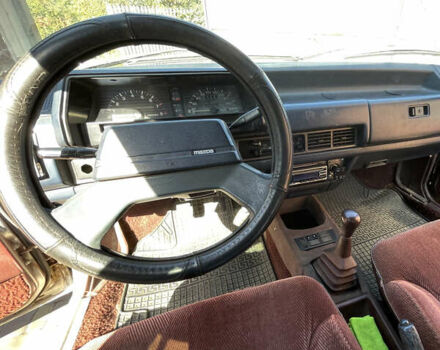 Серый Мазда 626, объемом двигателя 2 л и пробегом 310 тыс. км за 700 $, фото 5 на Automoto.ua