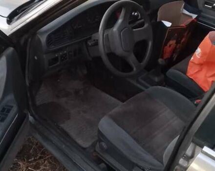 Серый Мазда 626, объемом двигателя 2 л и пробегом 384 тыс. км за 1000 $, фото 3 на Automoto.ua