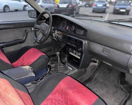 Серый Мазда 626, объемом двигателя 1.6 л и пробегом 250 тыс. км за 600 $, фото 6 на Automoto.ua