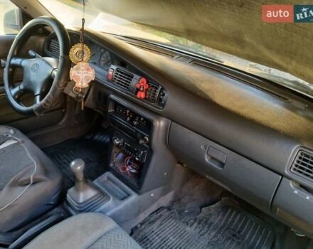 Сірий Мазда 626, об'ємом двигуна 2 л та пробігом 500 тис. км за 500 $, фото 2 на Automoto.ua