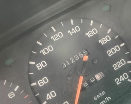 Серый Мазда 626, объемом двигателя 2 л и пробегом 312 тыс. км за 850 $, фото 10 на Automoto.ua