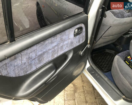 Сірий Мазда 626, об'ємом двигуна 2 л та пробігом 300 тис. км за 1900 $, фото 4 на Automoto.ua