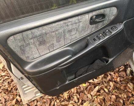 Серый Мазда 626, объемом двигателя 1.8 л и пробегом 200 тыс. км за 600 $, фото 4 на Automoto.ua