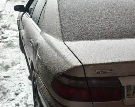 Сірий Мазда 626, об'ємом двигуна 2 л та пробігом 400 тис. км за 900 $, фото 1 на Automoto.ua