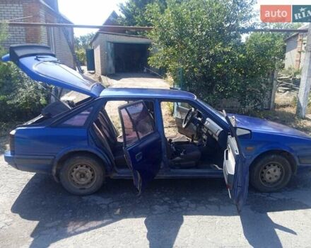 Синій Мазда 626, об'ємом двигуна 1.8 л та пробігом 354 тис. км за 1000 $, фото 5 на Automoto.ua