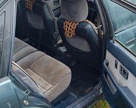 Синий Мазда 626, объемом двигателя 2 л и пробегом 205 тыс. км за 600 $, фото 3 на Automoto.ua