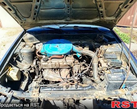 Синий Мазда 626, объемом двигателя 1.8 л и пробегом 1000 тыс. км за 950 $, фото 4 на Automoto.ua