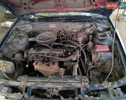 Синий Мазда 626, объемом двигателя 1.79 л и пробегом 200 тыс. км за 900 $, фото 5 на Automoto.ua