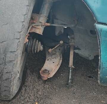 Синий Мазда 626, объемом двигателя 2 л и пробегом 442 тыс. км за 600 $, фото 5 на Automoto.ua