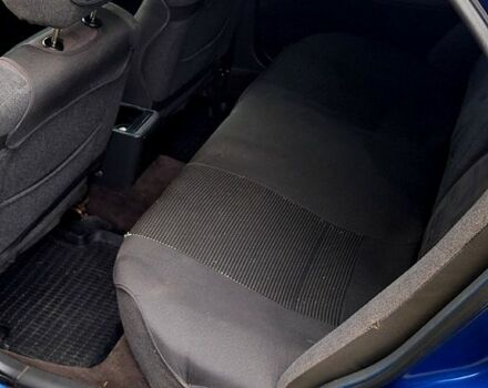 Синий Мазда 626, объемом двигателя 1.8 л и пробегом 461 тыс. км за 1700 $, фото 4 на Automoto.ua