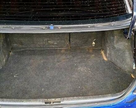 Синий Мазда 626, объемом двигателя 1.8 л и пробегом 461 тыс. км за 1700 $, фото 5 на Automoto.ua