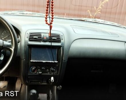 Синій Мазда 626, об'ємом двигуна 2 л та пробігом 382 тис. км за 3300 $, фото 5 на Automoto.ua