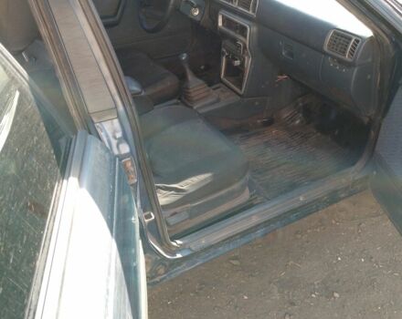 Синий Мазда 626, объемом двигателя 2 л и пробегом 800 тыс. км за 1100 $, фото 3 на Automoto.ua