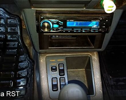 Синій Мазда 626, об'ємом двигуна 2 л та пробігом 348 тис. км за 2000 $, фото 4 на Automoto.ua