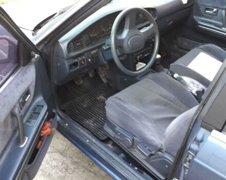 Синий Мазда 626, объемом двигателя 2 л и пробегом 355 тыс. км за 2200 $, фото 1 на Automoto.ua