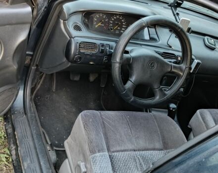 Синий Мазда 626, объемом двигателя 0 л и пробегом 300 тыс. км за 500 $, фото 1 на Automoto.ua