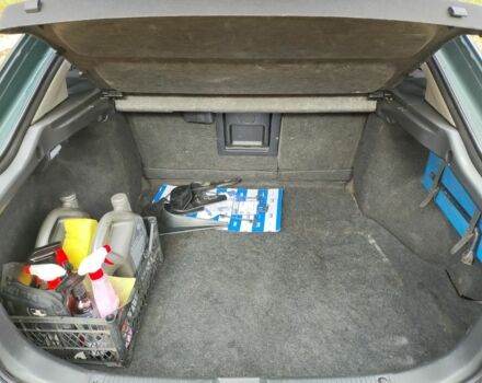 Зеленый Мазда 626, объемом двигателя 2 л и пробегом 228 тыс. км за 2250 $, фото 7 на Automoto.ua