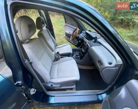 Зеленый Мазда 626, объемом двигателя 2 л и пробегом 340 тыс. км за 1500 $, фото 5 на Automoto.ua
