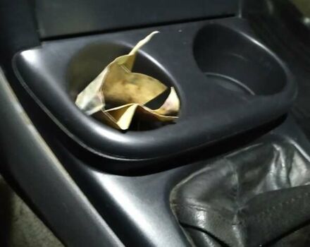 Зеленый Мазда 626, объемом двигателя 2 л и пробегом 345 тыс. км за 800 $, фото 7 на Automoto.ua