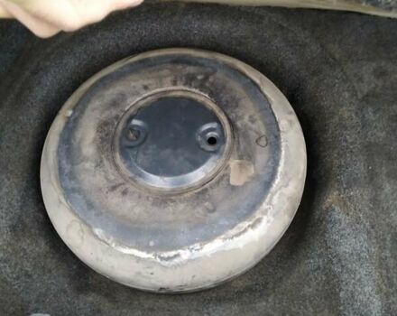 Зеленый Мазда 626, объемом двигателя 2 л и пробегом 345 тыс. км за 800 $, фото 4 на Automoto.ua