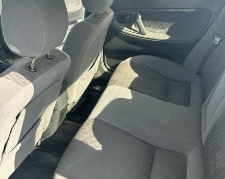 Зеленый Мазда 626, объемом двигателя 2 л и пробегом 342 тыс. км за 1450 $, фото 5 на Automoto.ua