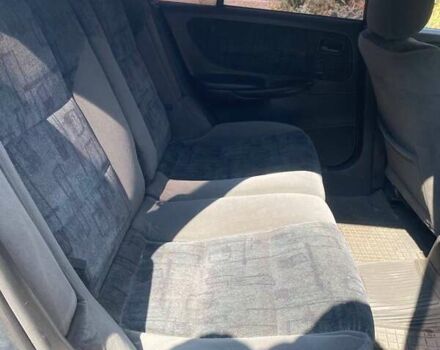 Зеленый Мазда 626, объемом двигателя 2 л и пробегом 400 тыс. км за 2500 $, фото 5 на Automoto.ua