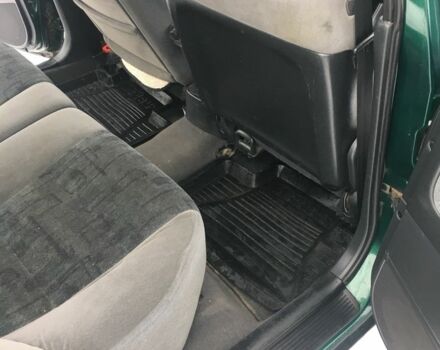 Зеленый Мазда 626, объемом двигателя 2 л и пробегом 320 тыс. км за 2700 $, фото 16 на Automoto.ua