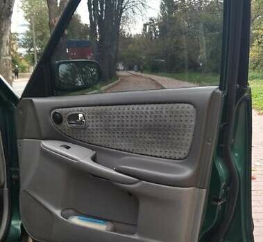 Зеленый Мазда 626, объемом двигателя 1.8 л и пробегом 435 тыс. км за 3500 $, фото 10 на Automoto.ua