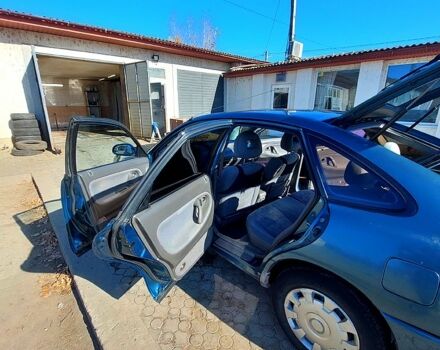 Зеленый Мазда 626, объемом двигателя 2 л и пробегом 250 тыс. км за 2300 $, фото 6 на Automoto.ua