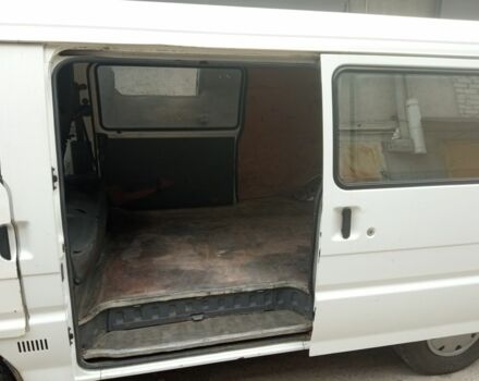 Белый Мазда Б серия, объемом двигателя 2 л и пробегом 164 тыс. км за 5500 $, фото 6 на Automoto.ua