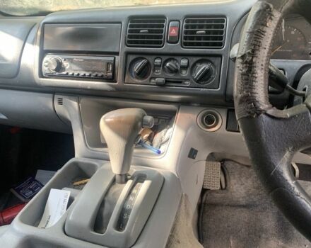 Серый Мазда Бонго, объемом двигателя 2 л и пробегом 300 тыс. км за 2999 $, фото 6 на Automoto.ua