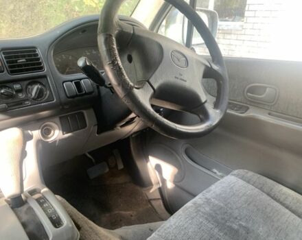 Серый Мазда Бонго, объемом двигателя 2 л и пробегом 300 тыс. км за 2999 $, фото 3 на Automoto.ua