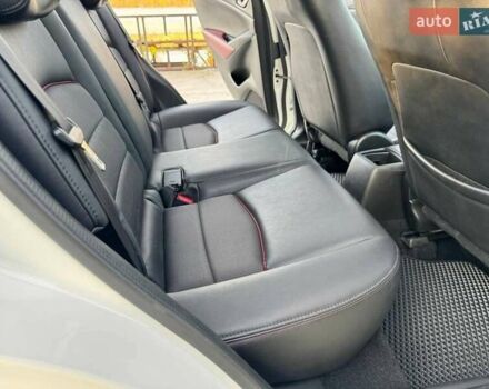 Білий Мазда СХ-3, об'ємом двигуна 2 л та пробігом 147 тис. км за 13000 $, фото 6 на Automoto.ua